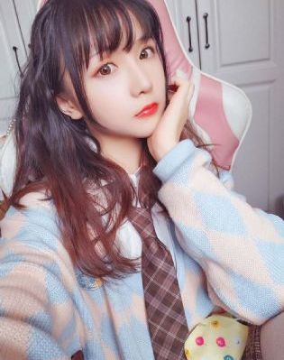 李蕾丽三级未删减版_十万网红美女美酱