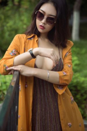 年轻的姐_4K在线观看电视